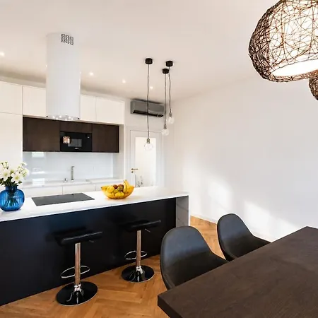 Apartamento Elegant View With Ac Praga